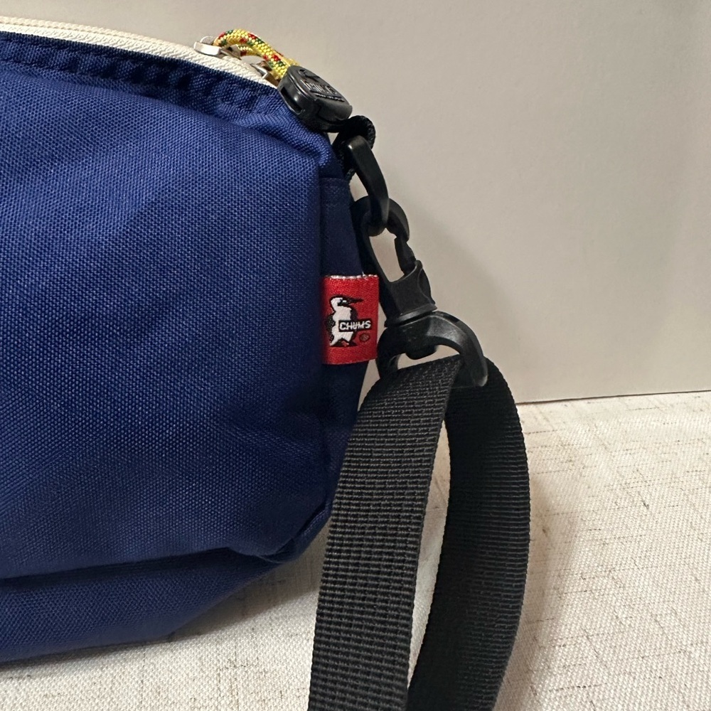 Chums Shoulder Bag - Picture 4 of 11